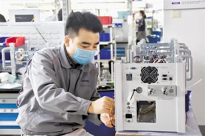 全力以赴生產 救命機 河北日報 02版 堅決打贏疫情防控阻擊戰 2020年02月09日