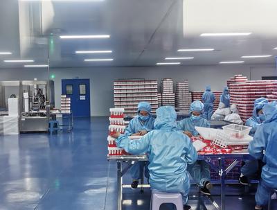 鄭州市市場監(jiān)管局督導檢查一次性使用病毒采樣管企業(yè)生產情況